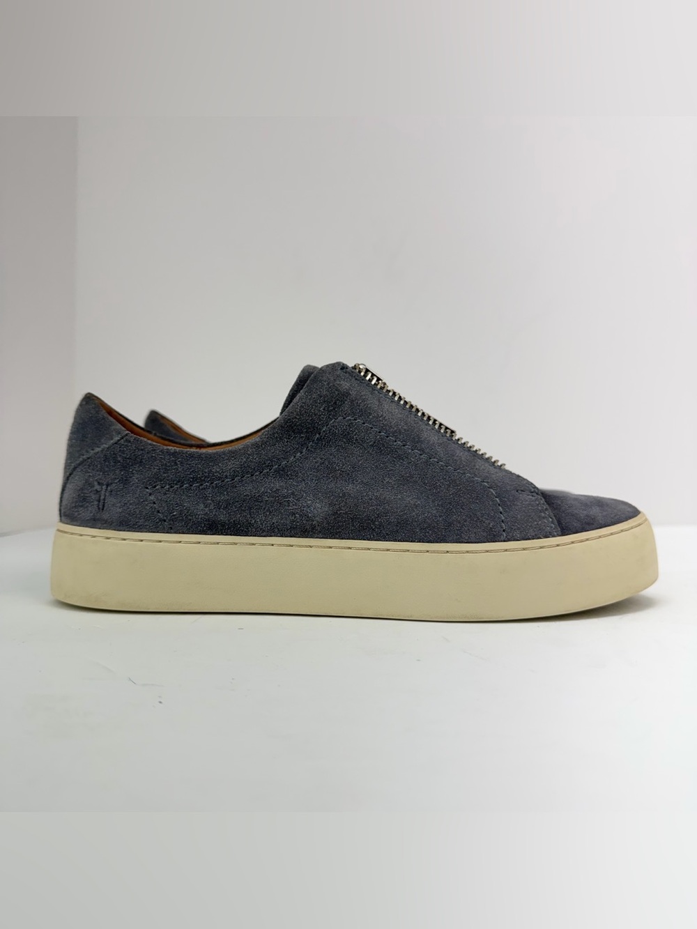 Frye size 6 Women’s Gray Suede Leather Lena Zip Low Sneaker